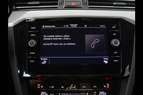Volkswagen Passat 1.4 TSI PHEV GTE | Stoelverwarming | Camera | Adaptive cruise | Matrix LED | Massage | Carplay | Navigatie | Side Assist