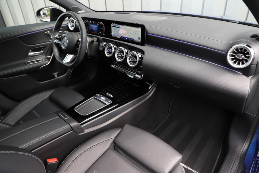 Mercedes-Benz A-Klasse 250e AMG Aut8 | 218PK | Pano | Head-up | Burmester | Memory | Sfeerverlichting | Multibeam | ACC | Stuurwielverwarming | Trekhaa