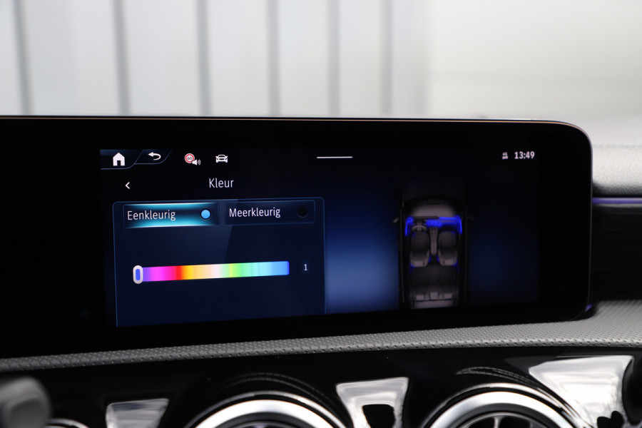 Mercedes-Benz A-Klasse 250e AMG Aut8 | 218PK | Pano | Head-up | Burmester | Memory | Sfeerverlichting | Multibeam | ACC | Stuurwielverwarming | Trekhaa