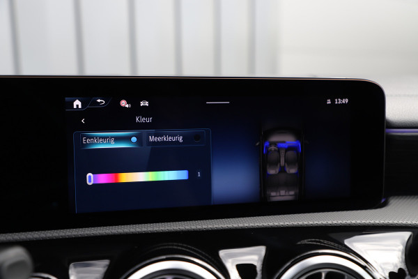 Mercedes-Benz A-Klasse 250e AMG Aut8 | 218PK | Pano | Head-up | Burmester | Memory | Sfeerverlichting | Multibeam | ACC | Stuurwielverwarming | Trekhaa