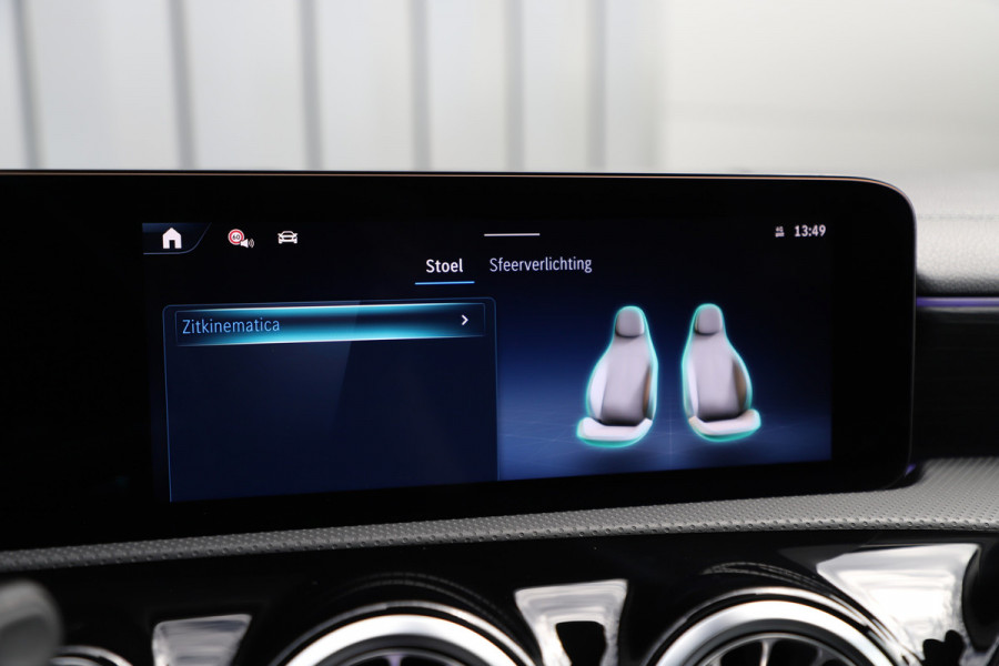 Mercedes-Benz A-Klasse 250e AMG Aut8 | 218PK | Pano | Head-up | Burmester | Memory | Sfeerverlichting | Multibeam | ACC | Stuurwielverwarming | Trekhaa