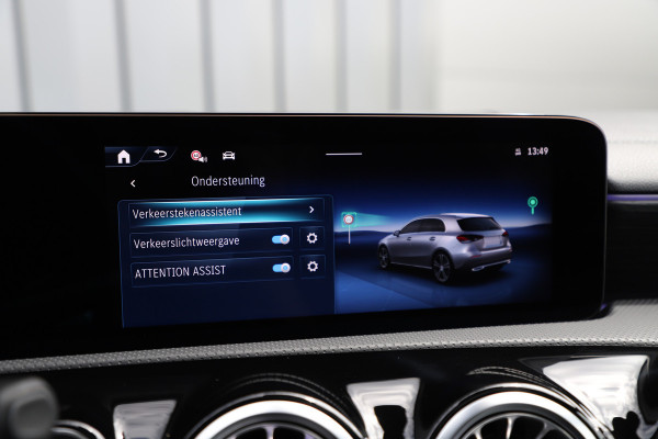 Mercedes-Benz A-Klasse 250e AMG Aut8 | 218PK | Pano | Head-up | Burmester | Memory | Sfeerverlichting | Multibeam | ACC | Stuurwielverwarming | Trekhaa