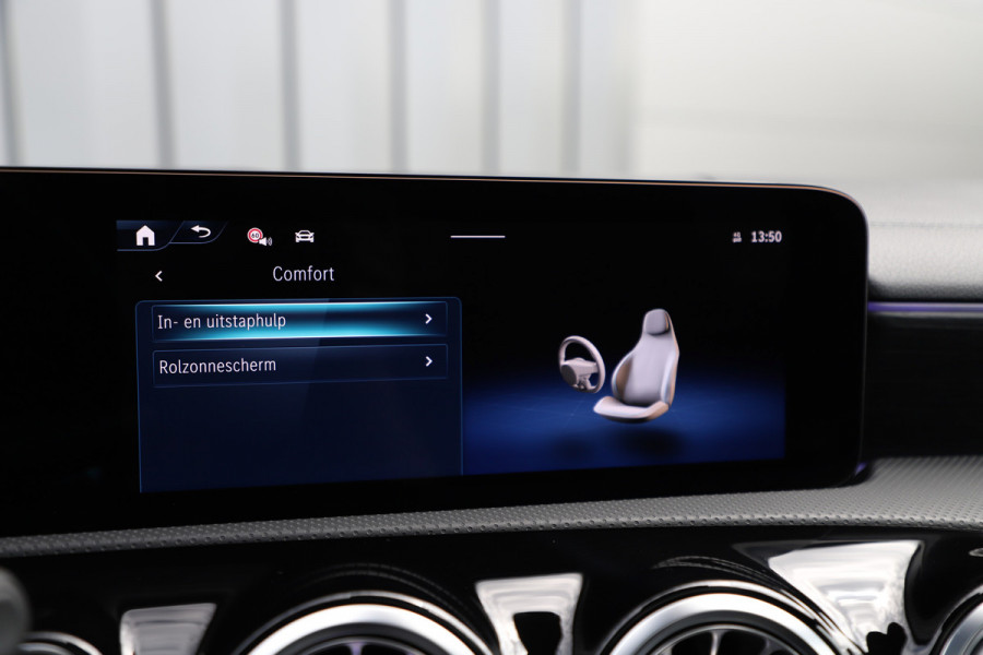 Mercedes-Benz A-Klasse 250e AMG Aut8 | 218PK | Pano | Head-up | Burmester | Memory | Sfeerverlichting | Multibeam | ACC | Stuurwielverwarming | Trekhaa