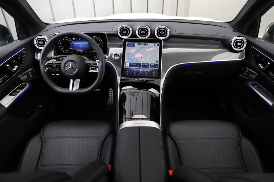 Mercedes-Benz GLC 300e AMG 4-Matic | 313PK | Massage | Pano | Burmester | Digital-light | Sfeerverlichting | Distronic | Stoelkoeling | Air-balanc
