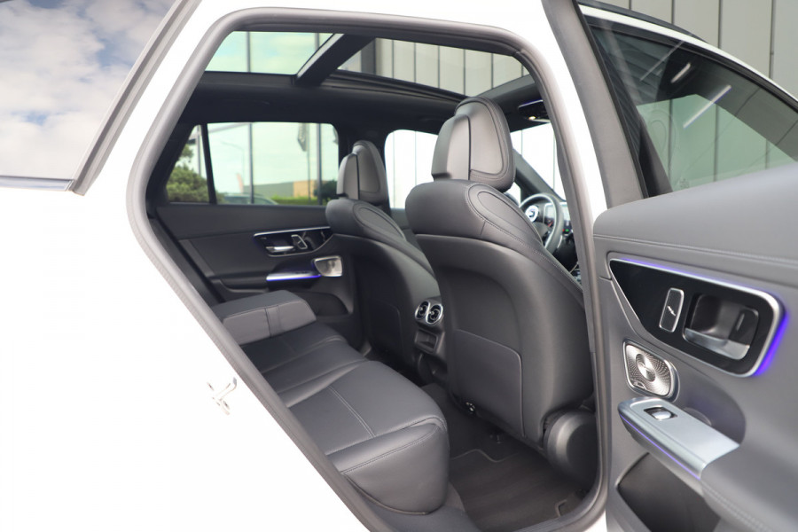 Mercedes-Benz GLC 300e AMG 4-Matic | 313PK | Massage | Pano | Burmester | Digital-light | Sfeerverlichting | Distronic | Stoelkoeling | Air-balanc