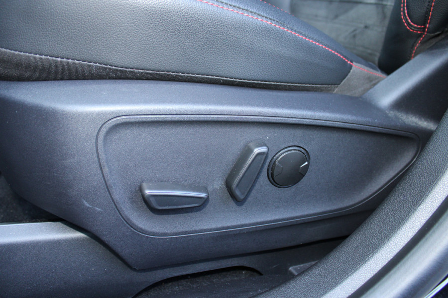 Ford Kuga 2.5 PHEV ST-Line X | Trekhaak | Navigatie | BLIS | Camera | B&O