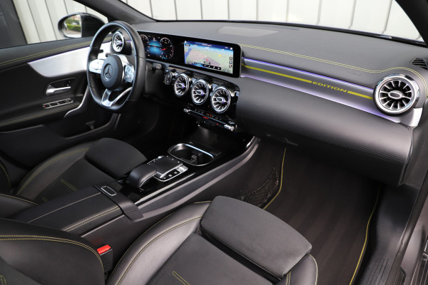 Mercedes-Benz A-Klasse 200 AMG Edition 1 | 163PK | Sfeerverlichting | Led | Widescreen | Stoelverwarming | Pdc | Cruise-control | 2018.