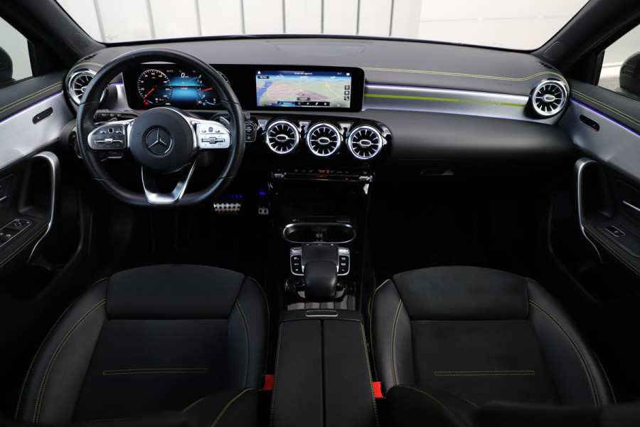 Mercedes-Benz A-Klasse 200 AMG Edition 1 | 163PK | Sfeerverlichting | Led | Widescreen | Stoelverwarming | Pdc | Cruise-control | 2018.