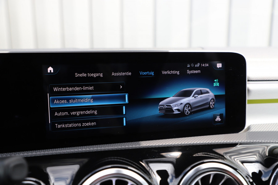 Mercedes-Benz A-Klasse 200 AMG Edition 1 | 163PK | Sfeerverlichting | Led | Widescreen | Stoelverwarming | Pdc | Cruise-control | 2018.