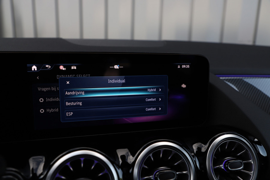 Mercedes-Benz GLA 250e AMG Aut8 | 218PK | Pano | Memory | Burmester | Keyles-go | Sfeerverlichting | Distronic | Multibeam | Stoelverw. | 2024.