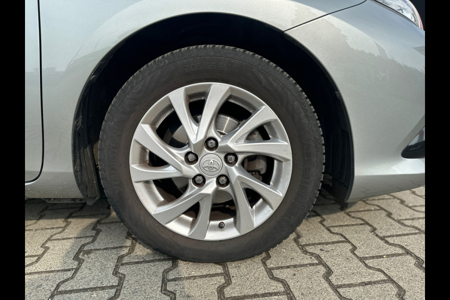 Toyota Auris 1.2T Dynamic