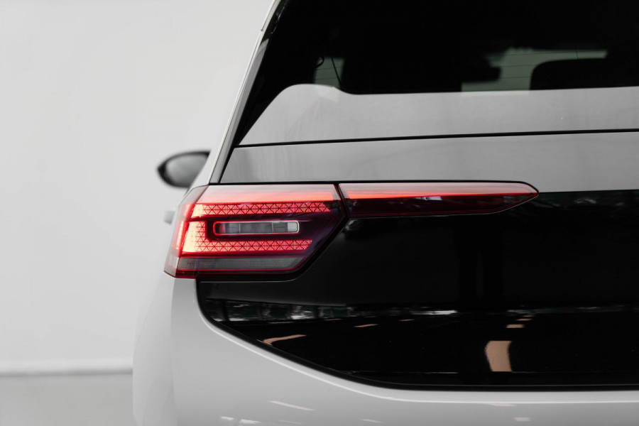 Volkswagen ID.3 First Plus 58 kWh |204PK|Carplay|Adaptive|Camera|