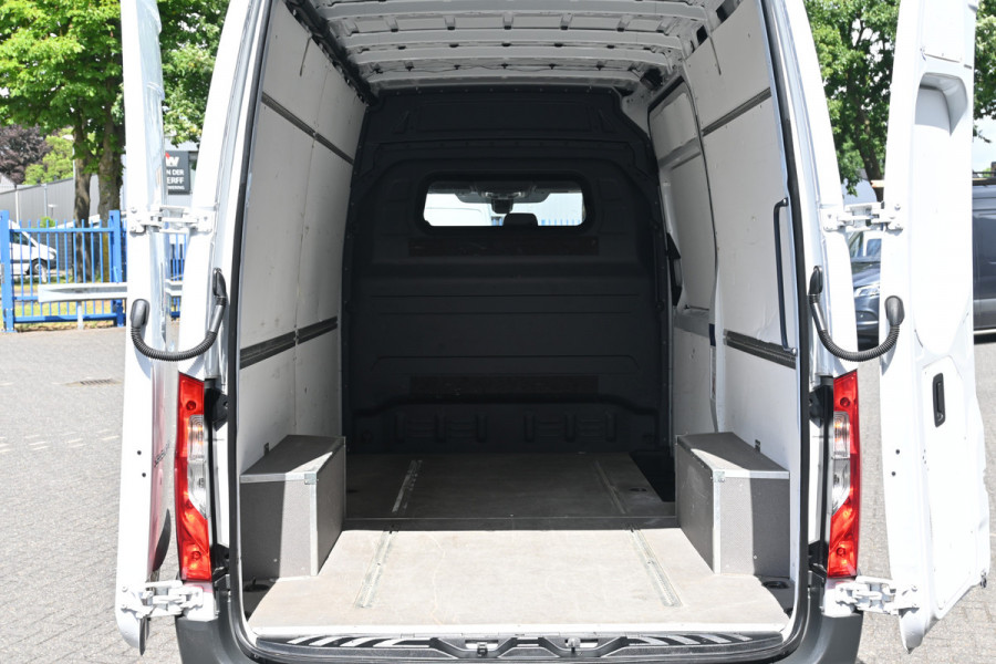 Mercedes-Benz Sprinter 317 CDI L2H2 MBUX met navigatie en camera met parkeersensoren