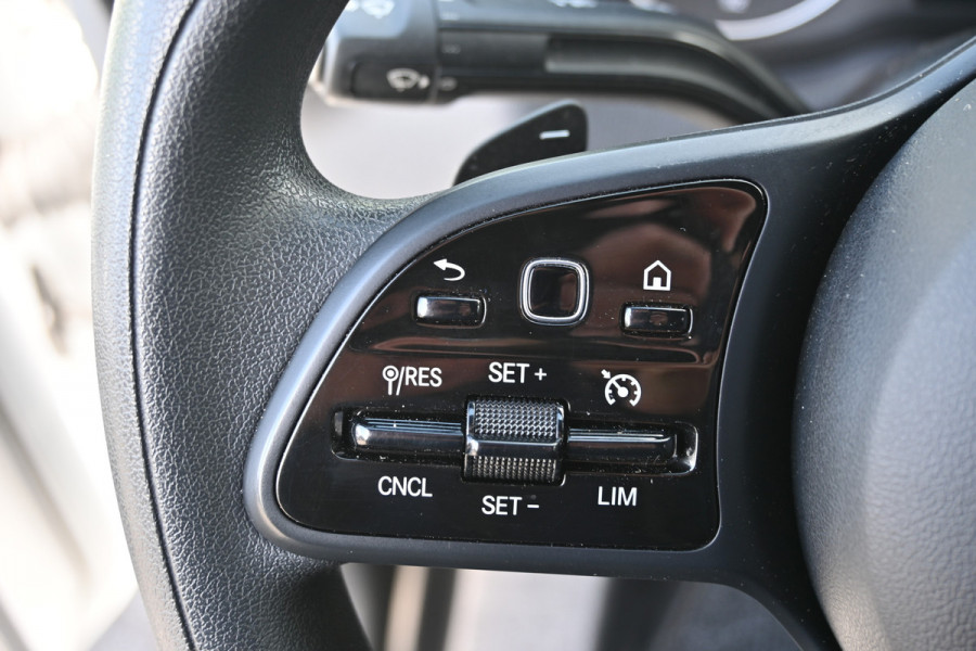 Mercedes-Benz Sprinter 317 CDI L2H2 MBUX met navigatie en camera met parkeersensoren