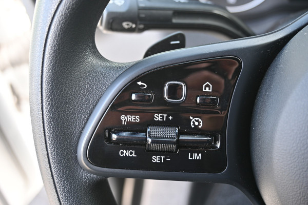 Mercedes-Benz Sprinter 317 CDI L2H2 MBUX met navigatie en camera met parkeersensoren