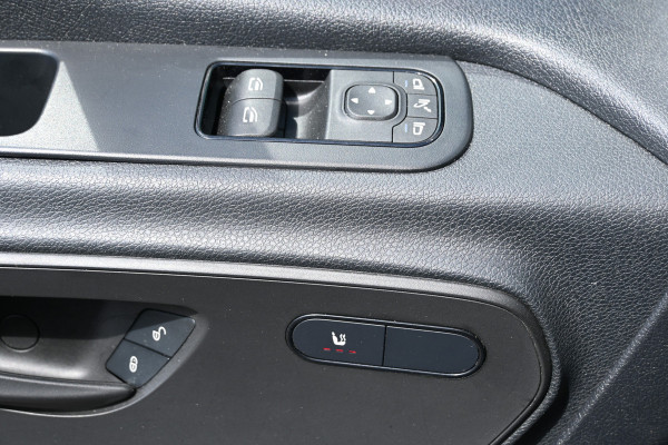 Mercedes-Benz Sprinter 317 CDI L2H2 MBUX met navigatie en camera met parkeersensoren