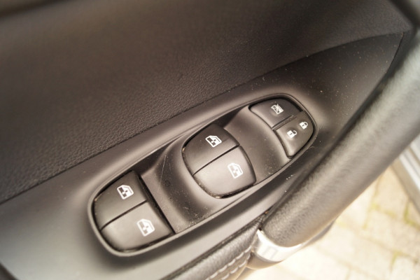 Nissan QASHQAI 1.3 DIG-T Bussines Edition -LEER-PANO-ECC-TREKHAAK-