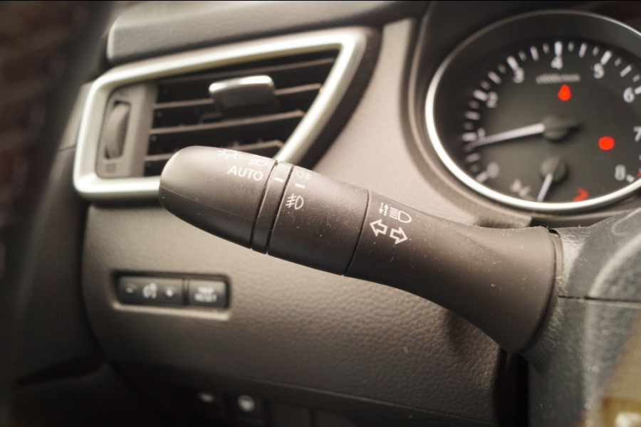 Nissan QASHQAI 1.3 DIG-T Bussines Edition -LEER-PANO-ECC-TREKHAAK-