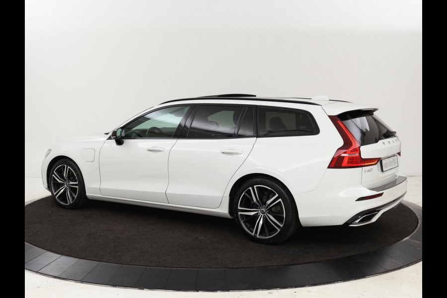 Volvo V60 2.0 T6 Recharge AWD R Design | Panoramadak | Trekhaak | Stoel & stuurverwarming | Carplay | Navigatie | Full LED