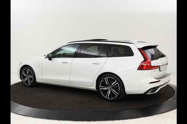 Volvo V60 2.0 T6 Recharge AWD R Design | Panoramadak | Trekhaak | Stoel & stuurverwarming | Carplay | Navigatie | Full LED