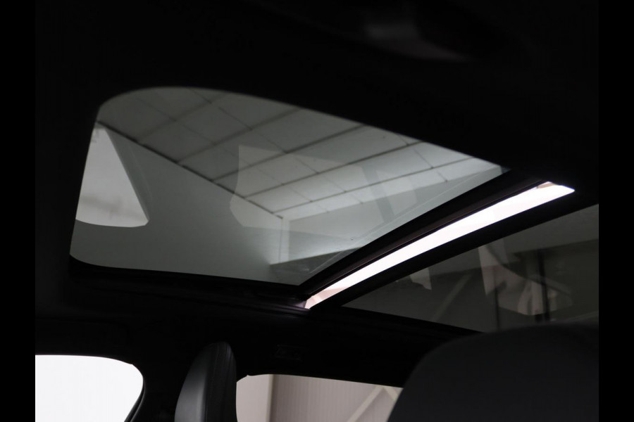 Volvo V60 2.0 T6 Recharge AWD R Design | Panoramadak | Trekhaak | Stoel & stuurverwarming | Carplay | Navigatie | Full LED