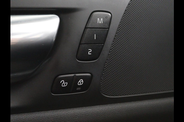 Volvo V60 2.0 T6 Recharge AWD R Design | Panoramadak | Trekhaak | Stoel & stuurverwarming | Carplay | Navigatie | Full LED
