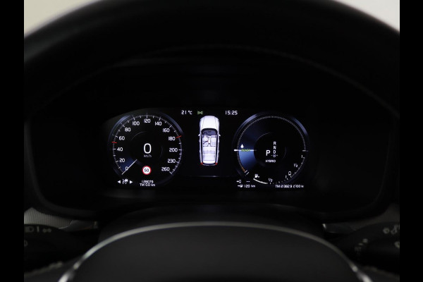 Volvo V60 2.0 T6 Recharge AWD R Design | Panoramadak | Trekhaak | Stoel & stuurverwarming | Carplay | Navigatie | Full LED