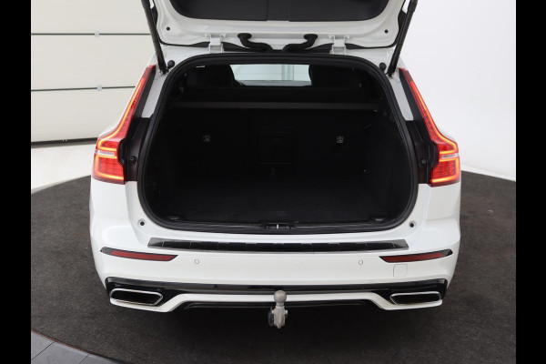 Volvo V60 2.0 T6 Recharge AWD R Design | Panoramadak | Trekhaak | Stoel & stuurverwarming | Carplay | Navigatie | Full LED