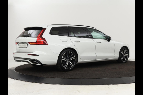 Volvo V60 2.0 T6 Recharge AWD R Design | Panoramadak | Trekhaak | Stoel & stuurverwarming | Carplay | Navigatie | Full LED