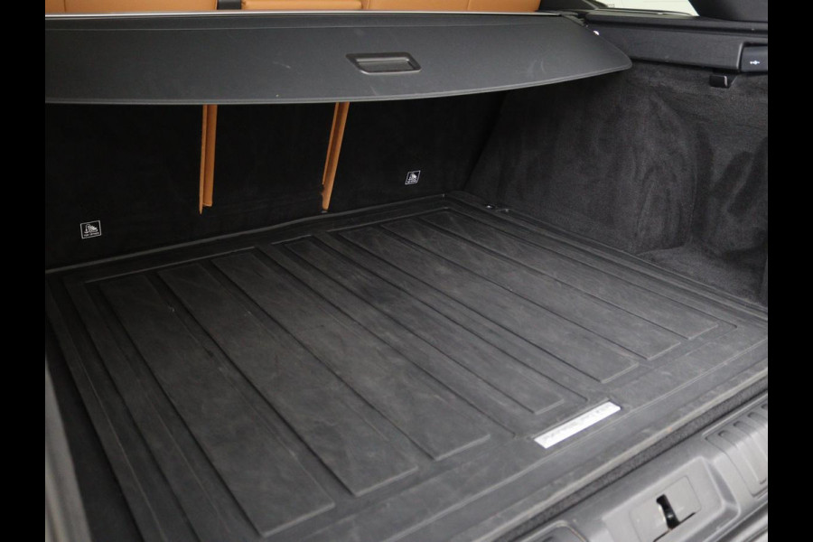 Land Rover Range Rover Sport 3.0 SDV6 HSE Dynamic | Panoramadak | Stoelventilatie | Head-Up | 360 camera | Meridian Sound | Carplay | Matrix LED | Keyless | Stuurverwarming | Dodehoek detectie | Navigatie