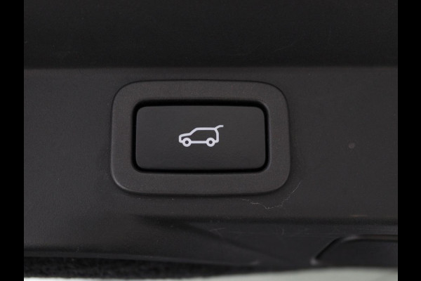 Land Rover Range Rover Sport 3.0 SDV6 HSE Dynamic | Panoramadak | Stoelventilatie | Head-Up | 360 camera | Meridian Sound | Carplay | Matrix LED | Keyless | Stuurverwarming | Dodehoek detectie | Navigatie