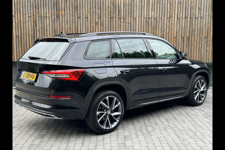 Škoda Kodiaq 1.5 TSI Sportline Automaat | Trekhaak uitklapbaar | Navigatiesysteem | Stoelverwarming | Stuurverwarming | Getint glas | Cruise