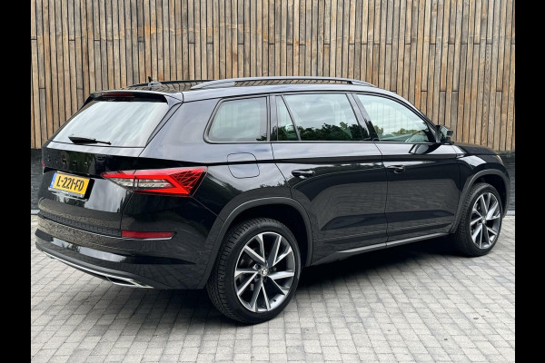 Škoda Kodiaq 1.5 TSI Sportline Automaat | Trekhaak uitklapbaar | Navigatiesysteem | Stoelverwarming | Stuurverwarming | Getint glas | Cruise