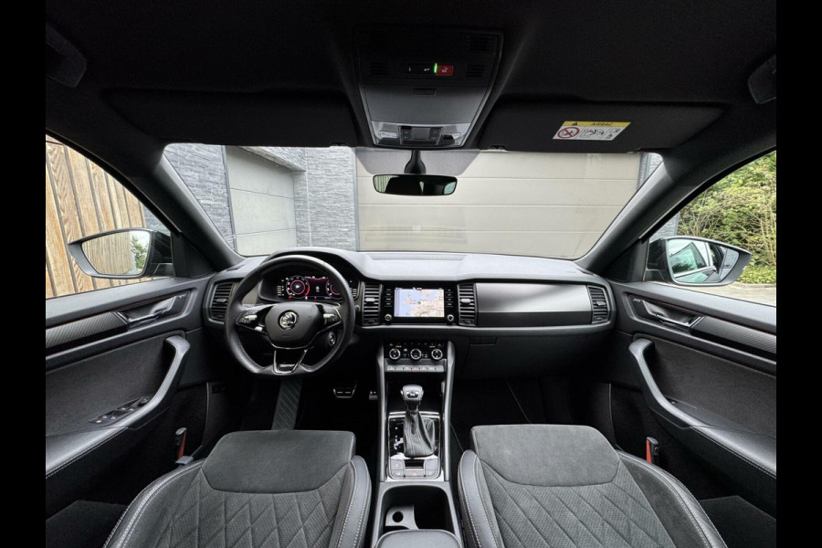 Škoda Kodiaq 1.5 TSI Sportline Automaat | Trekhaak uitklapbaar | Navigatiesysteem | Stoelverwarming | Stuurverwarming | Getint glas | Cruise