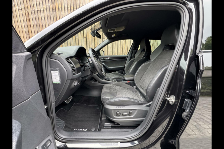 Škoda Kodiaq 1.5 TSI Sportline Automaat | Trekhaak uitklapbaar | Navigatiesysteem | Stoelverwarming | Stuurverwarming | Getint glas | Cruise