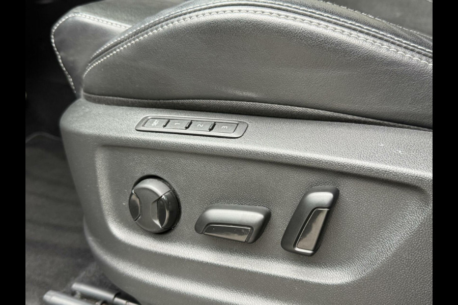 Škoda Kodiaq 1.5 TSI Sportline Automaat | Trekhaak uitklapbaar | Navigatiesysteem | Stoelverwarming | Stuurverwarming | Getint glas | Cruise