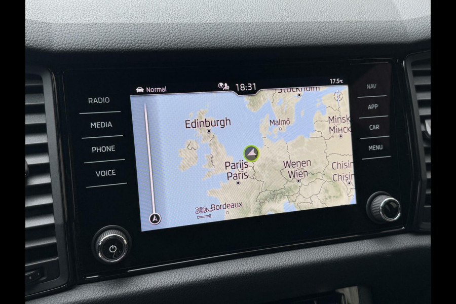 Škoda Kodiaq 1.5 TSI Sportline Automaat | Trekhaak uitklapbaar | Navigatiesysteem | Stoelverwarming | Stuurverwarming | Getint glas | Cruise