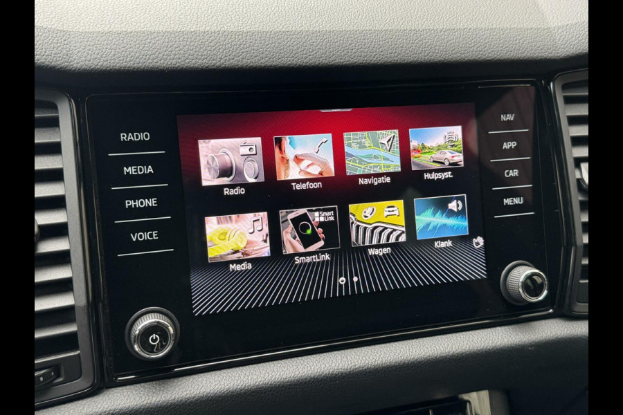 Škoda Kodiaq 1.5 TSI Sportline Automaat | Trekhaak uitklapbaar | Navigatiesysteem | Stoelverwarming | Stuurverwarming | Getint glas | Cruise