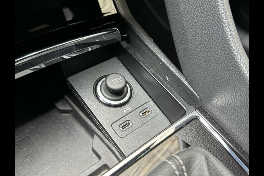 Škoda Kodiaq 1.5 TSI Sportline Automaat | Trekhaak uitklapbaar | Navigatiesysteem | Stoelverwarming | Stuurverwarming | Getint glas | Cruise