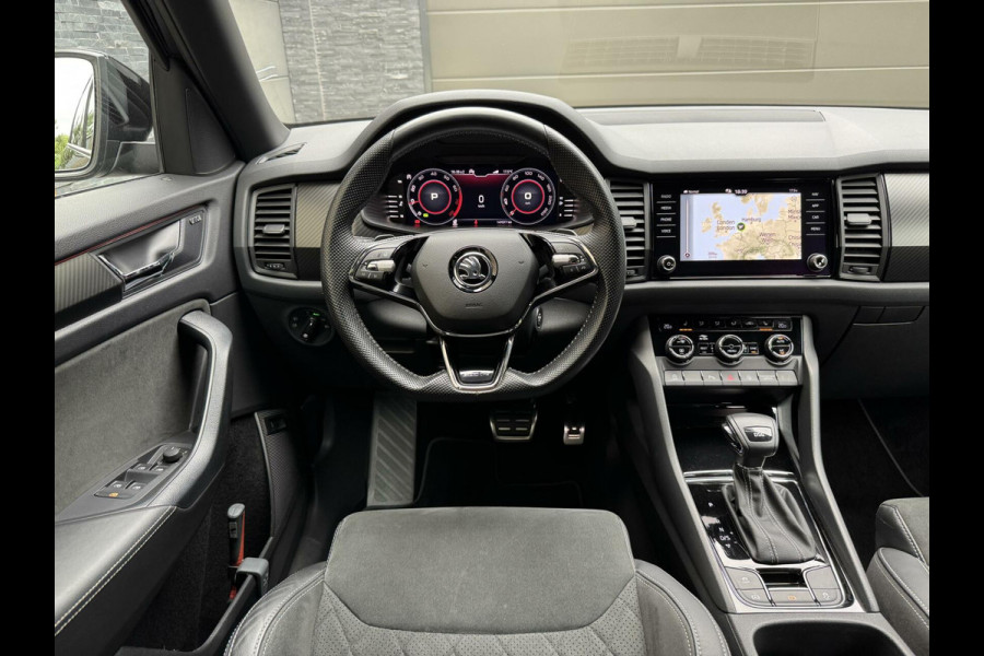 Škoda Kodiaq 1.5 TSI Sportline Automaat | Trekhaak uitklapbaar | Navigatiesysteem | Stoelverwarming | Stuurverwarming | Getint glas | Cruise