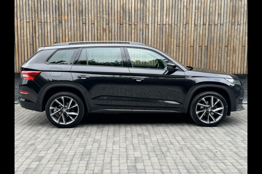 Škoda Kodiaq 1.5 TSI Sportline Automaat | Trekhaak uitklapbaar | Navigatiesysteem | Stoelverwarming | Stuurverwarming | Getint glas | Cruise