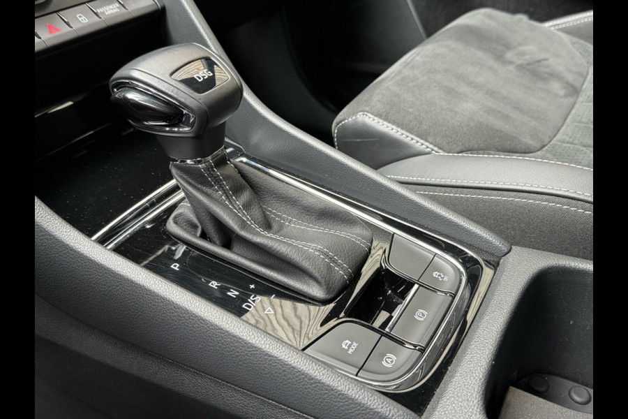 Škoda Kodiaq 1.5 TSI Sportline Automaat | Trekhaak uitklapbaar | Navigatiesysteem | Stoelverwarming | Stuurverwarming | Getint glas | Cruise
