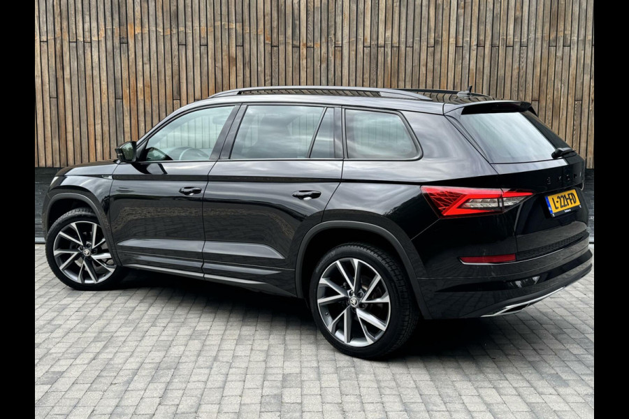 Škoda Kodiaq 1.5 TSI Sportline Automaat | Trekhaak uitklapbaar | Navigatiesysteem | Stoelverwarming | Stuurverwarming | Getint glas | Cruise