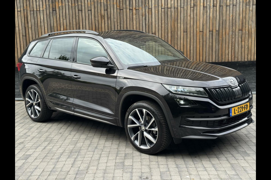 Škoda Kodiaq 1.5 TSI Sportline Automaat | Trekhaak uitklapbaar | Navigatiesysteem | Stoelverwarming | Stuurverwarming | Getint glas | Cruise