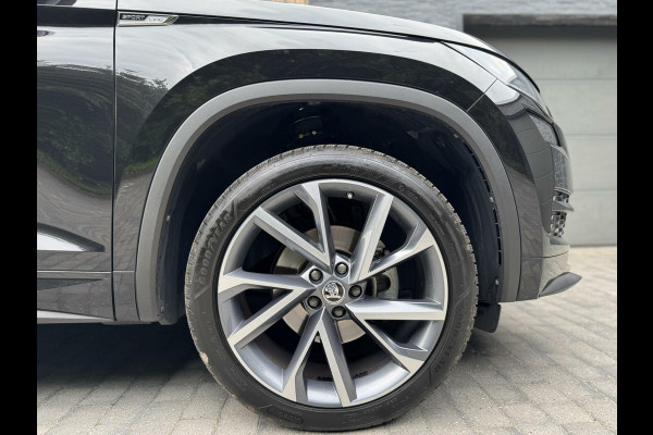 Škoda Kodiaq 1.5 TSI Sportline Automaat | Trekhaak uitklapbaar | Navigatiesysteem | Stoelverwarming | Stuurverwarming | Getint glas | Cruise