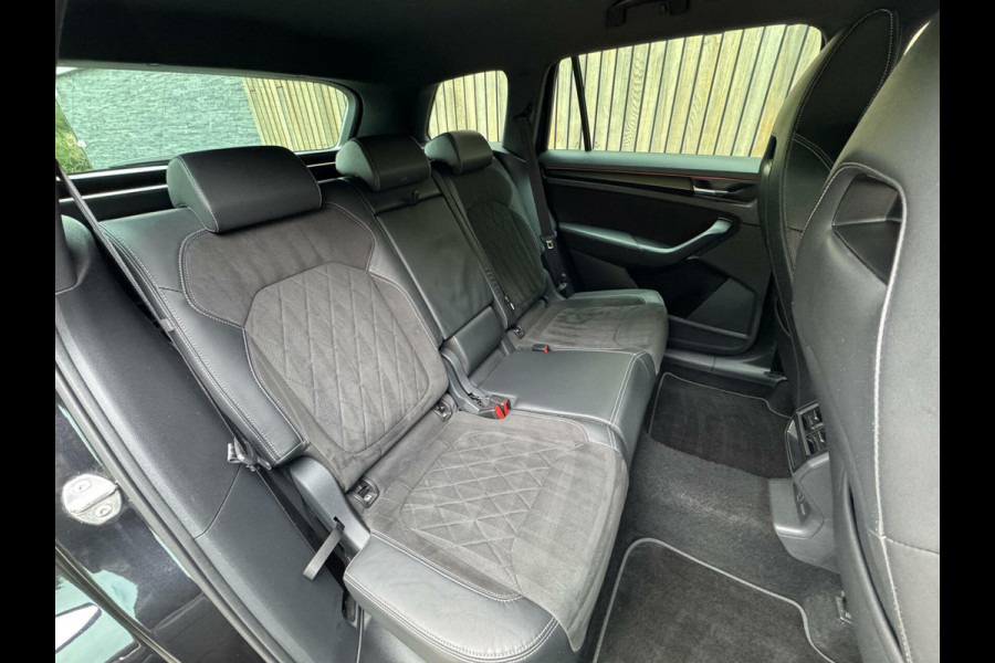 Škoda Kodiaq 1.5 TSI Sportline Automaat | Trekhaak uitklapbaar | Navigatiesysteem | Stoelverwarming | Stuurverwarming | Getint glas | Cruise