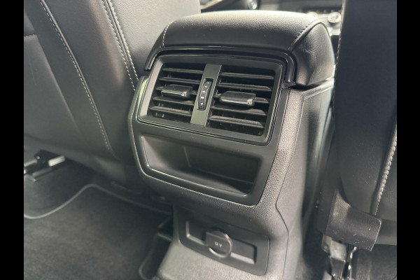 Škoda Kodiaq 1.5 TSI Sportline Automaat | Trekhaak uitklapbaar | Navigatiesysteem | Stoelverwarming | Stuurverwarming | Getint glas | Cruise