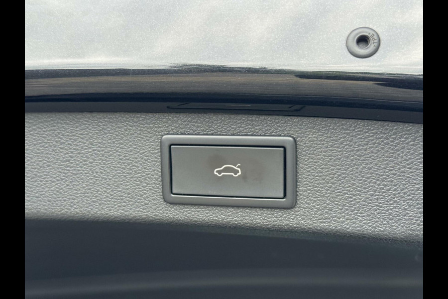 Škoda Kodiaq 1.5 TSI Sportline Automaat | Trekhaak uitklapbaar | Navigatiesysteem | Stoelverwarming | Stuurverwarming | Getint glas | Cruise