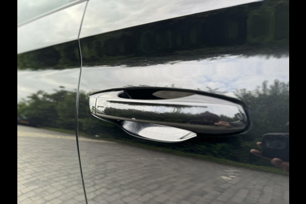 Škoda Kodiaq 1.5 TSI Sportline Automaat | Trekhaak uitklapbaar | Navigatiesysteem | Stoelverwarming | Stuurverwarming | Getint glas | Cruise