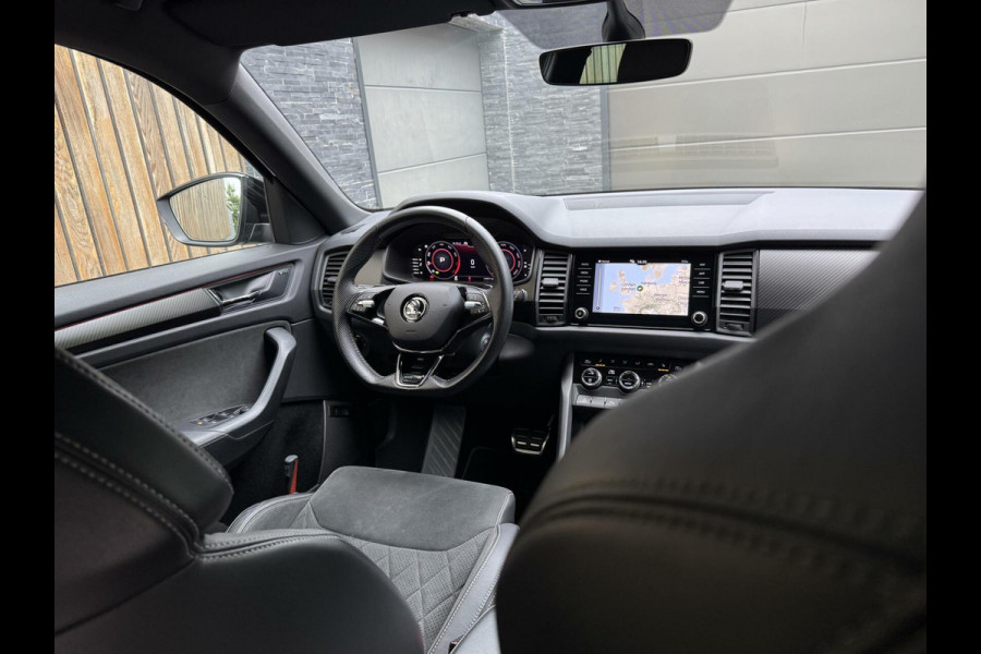Škoda Kodiaq 1.5 TSI Sportline Automaat | Trekhaak uitklapbaar | Navigatiesysteem | Stoelverwarming | Stuurverwarming | Getint glas | Cruise